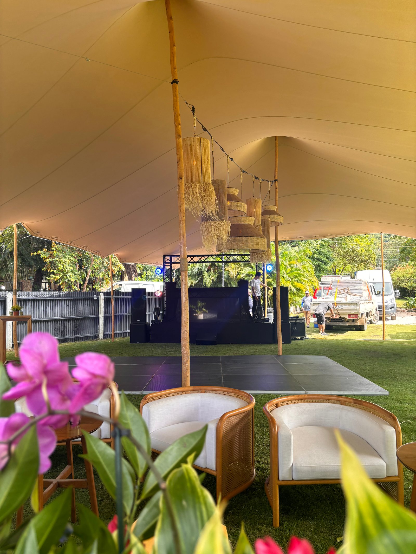 Pista de Baile y Tarima